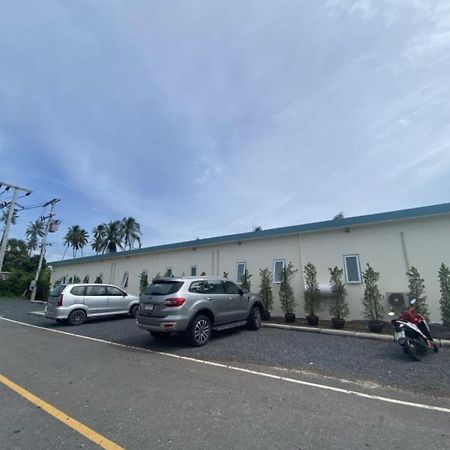 Hotel Le Petit Saint Tropez Khanom Exterior foto