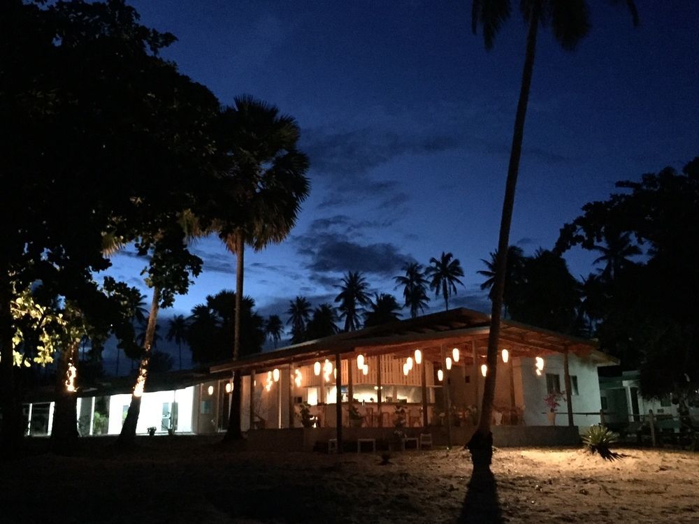 Hotel Le Petit Saint Tropez Khanom Exterior foto